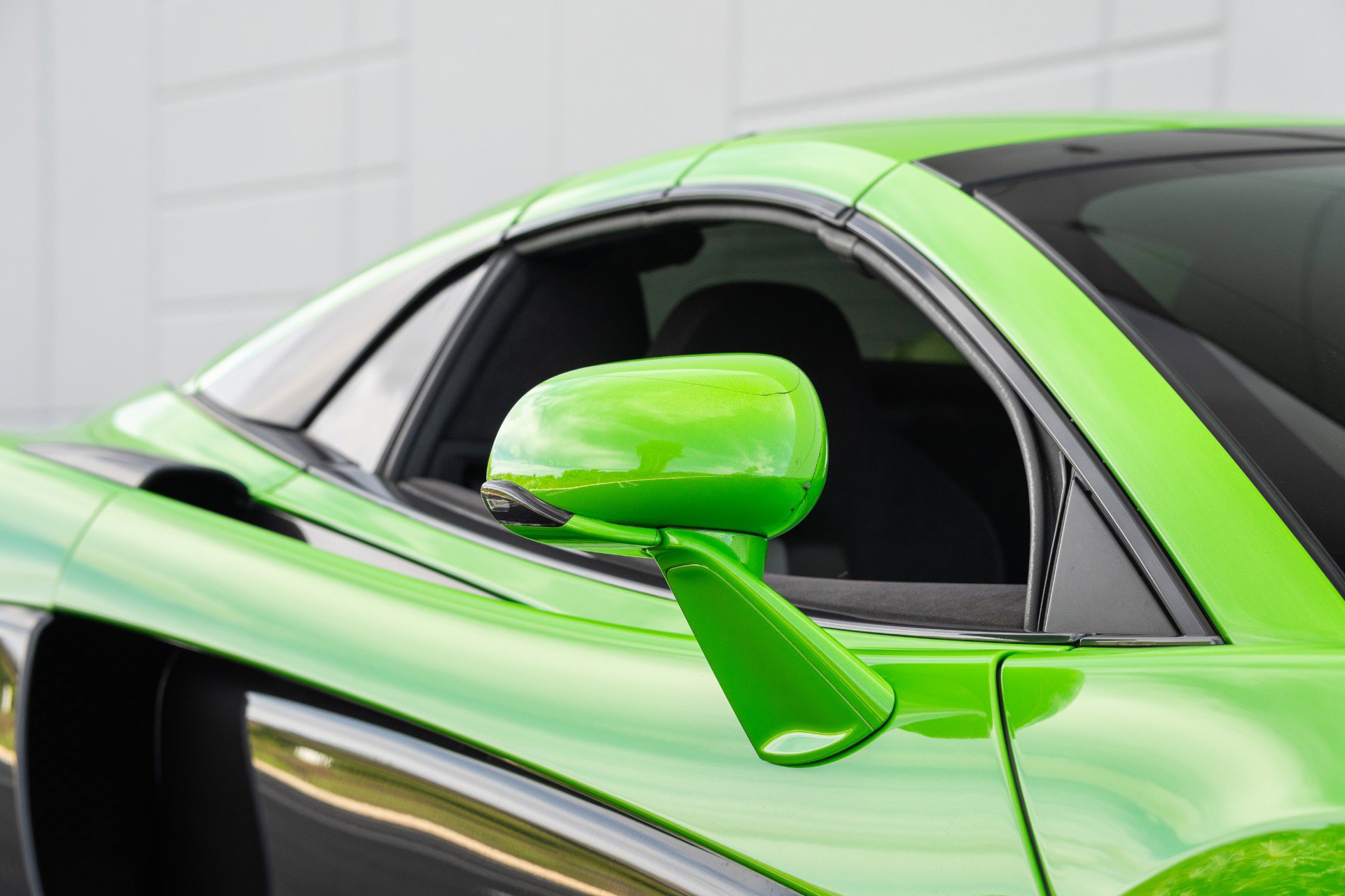 Used 2018 McLaren 570S Spider RWD image 10