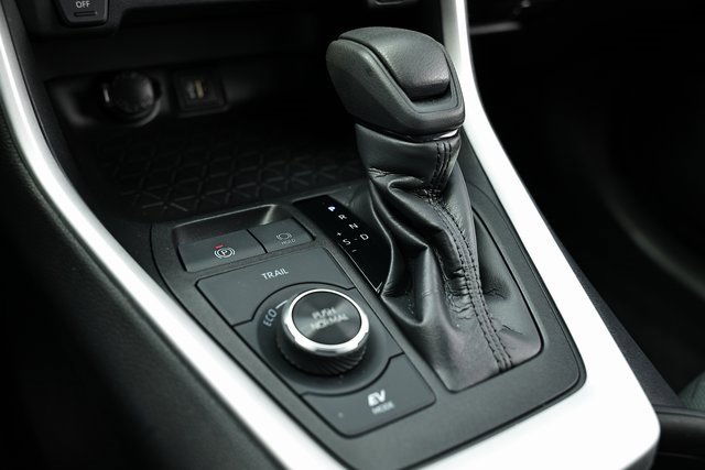 Used 2024 Toyota RAV4 XLE image 40