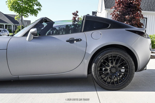 Used 2009 Pontiac Solstice GXP w/ Premium Package RWD image 5