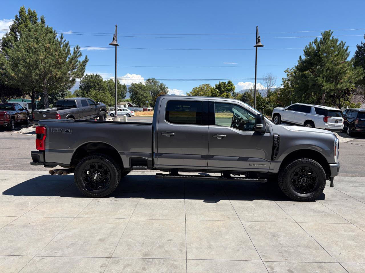 Used 2024 Ford F350 Lariat w/ Lariat Ultimate Package AWD/4WD image 3