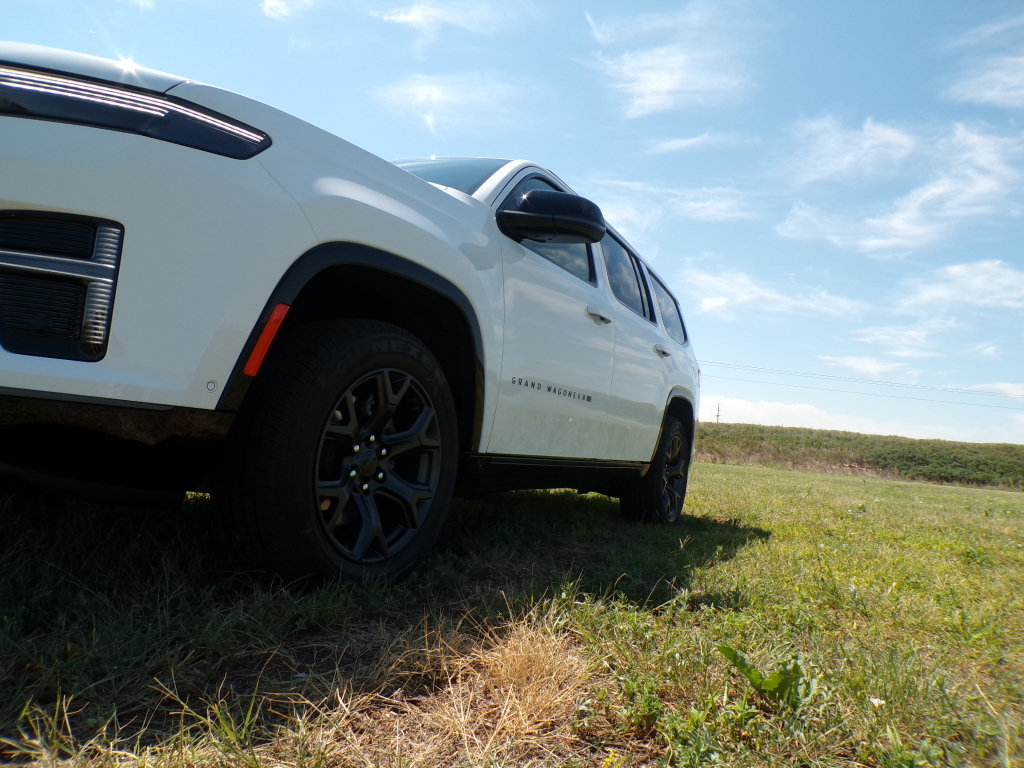 New 2026 Jeep Grand Wagoneer Limited w/ Premium Group II AWD/4WD image 16