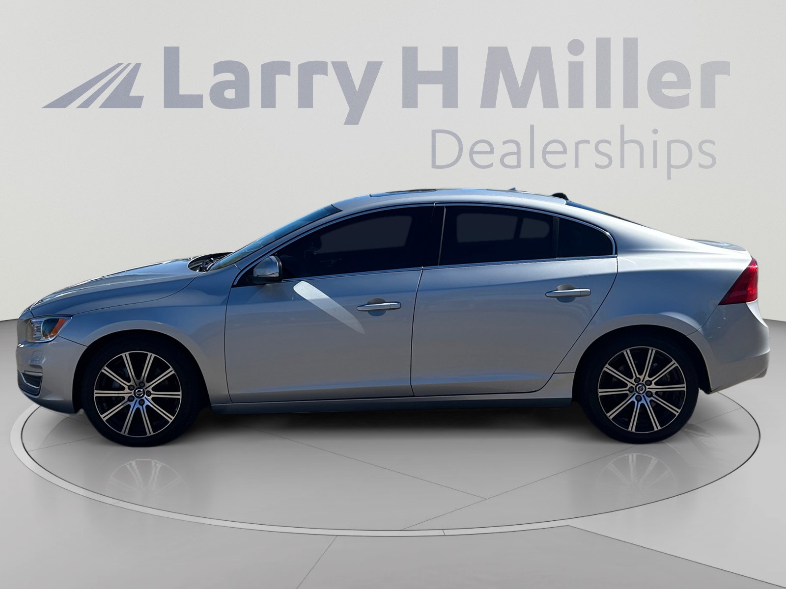 Used 2017 Volvo S60 T5 Inscription Platinum AWD/4WD image 2