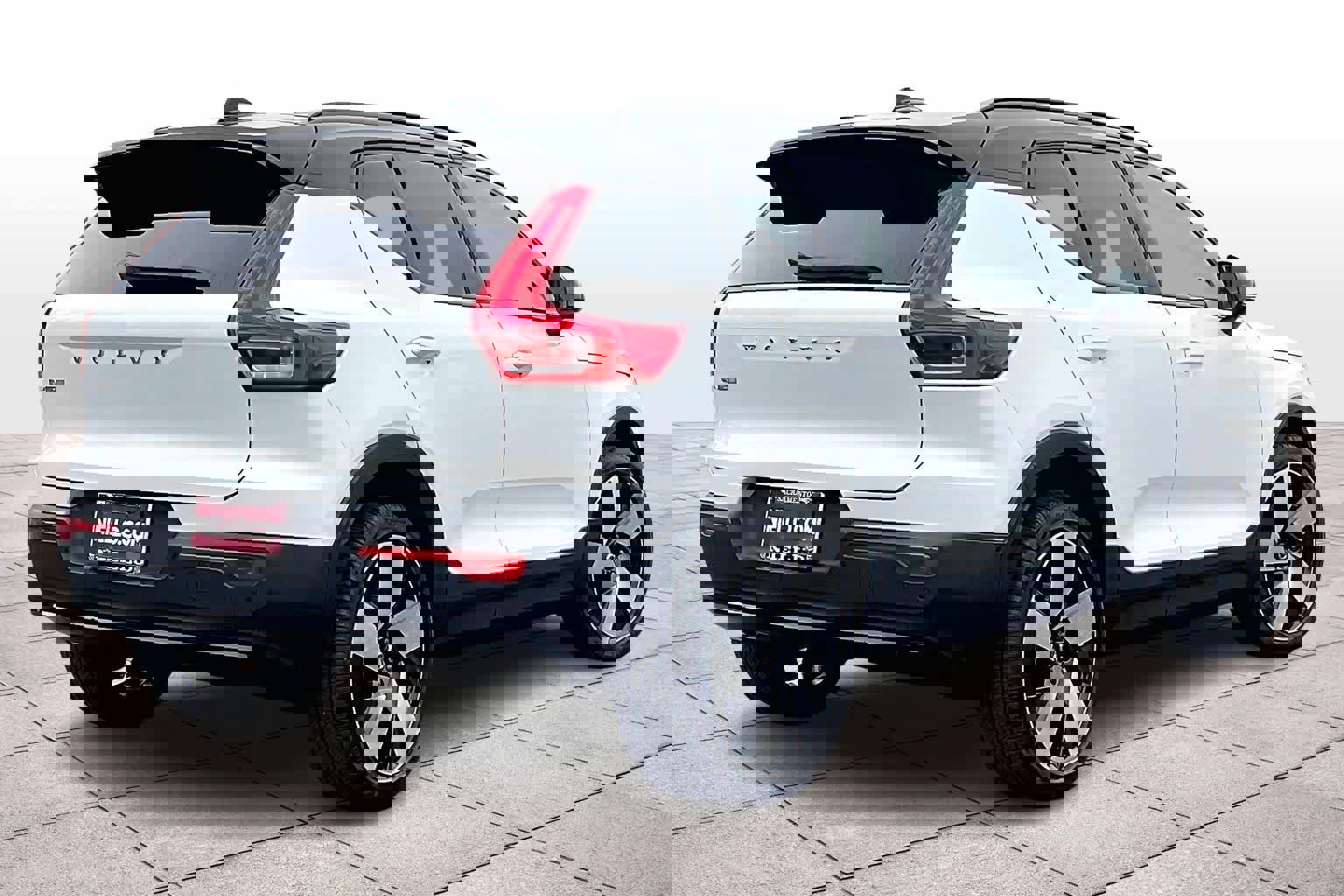 New 2026 Volvo EX40 Plus w/ Climate Package image 4