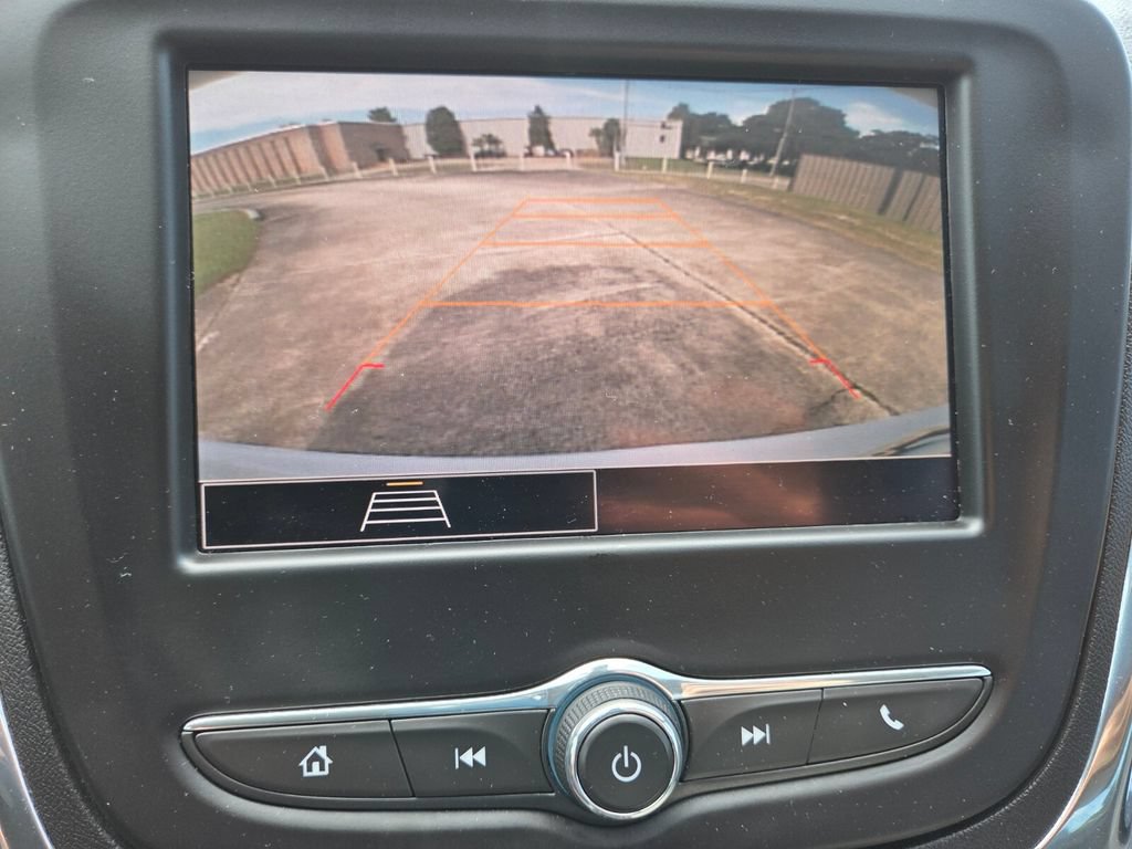 Used 2023 Chevrolet Equinox LS FWD image 16