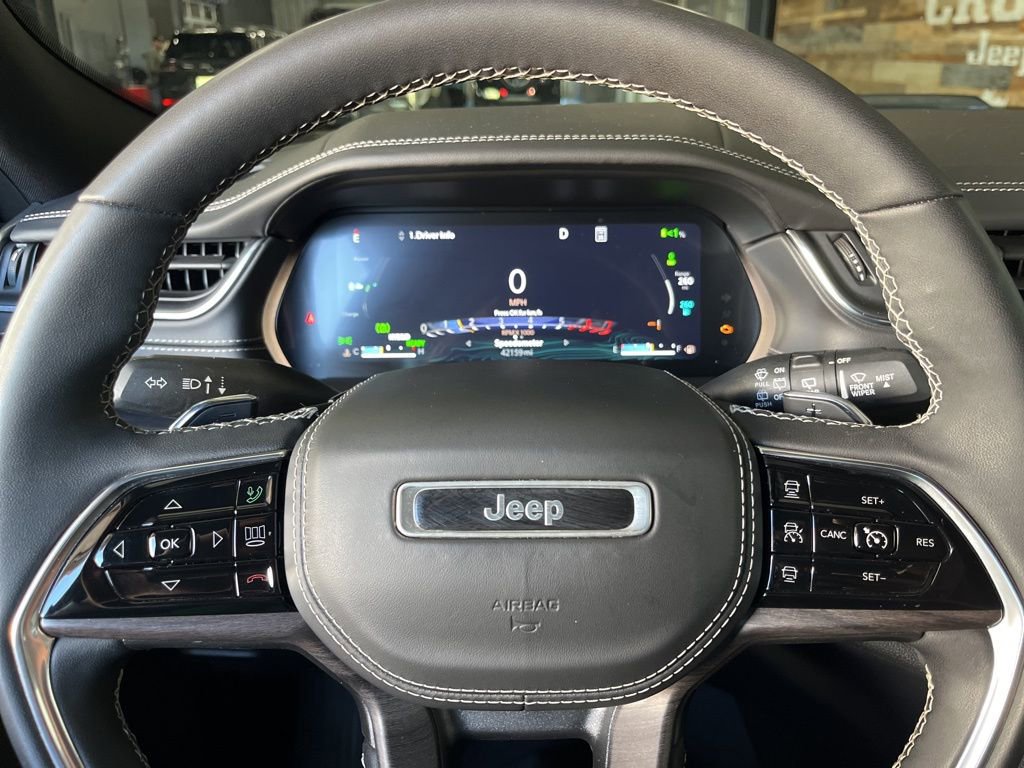 Used 2023 Jeep Grand Cherokee Overland image 32