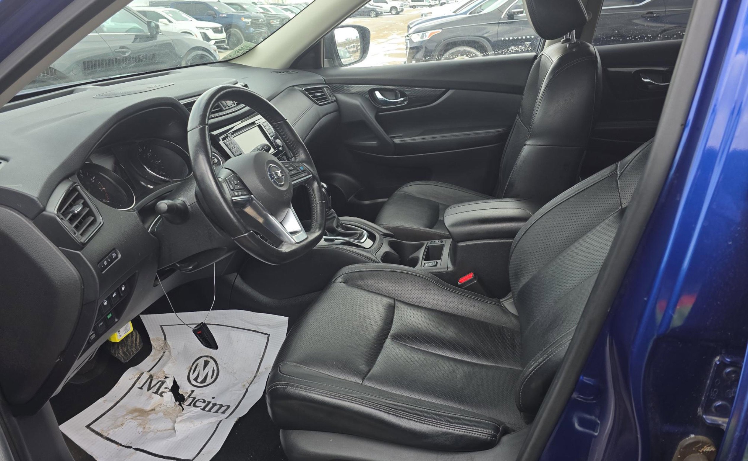 Used 2018 Nissan Rogue SL w/ Premium Package image 4