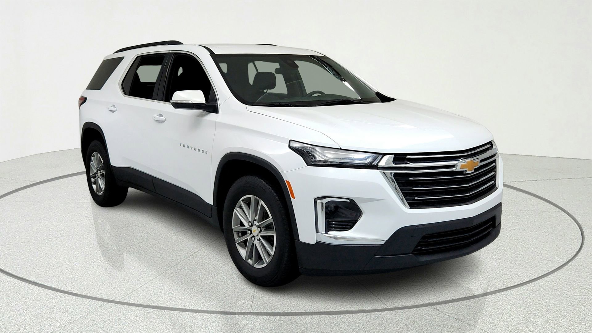 Used 2023 Chevrolet Traverse LT FWD image 7