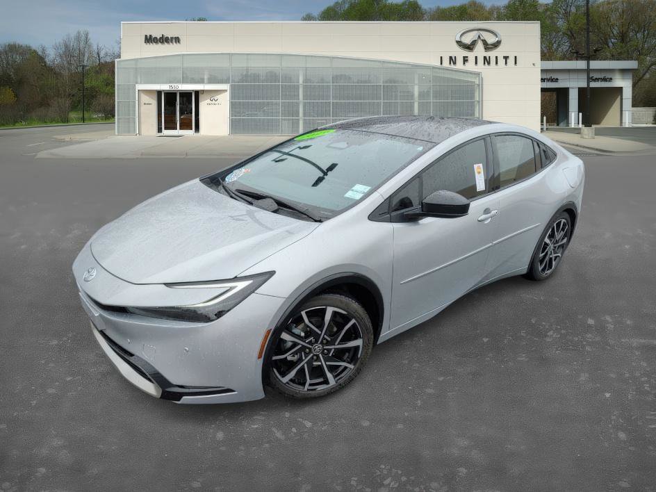 Used 2026 Toyota Prius Plug-In Hybrid image 1