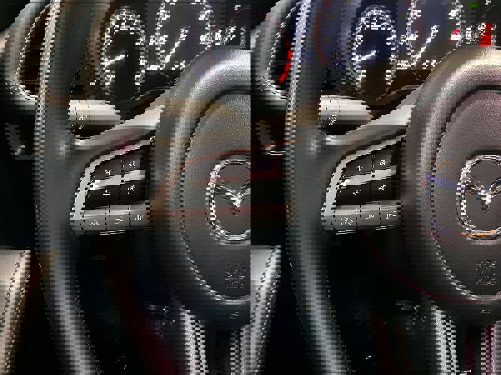 Used 2020 MAZDA MAZDA3 Hatchback image 19