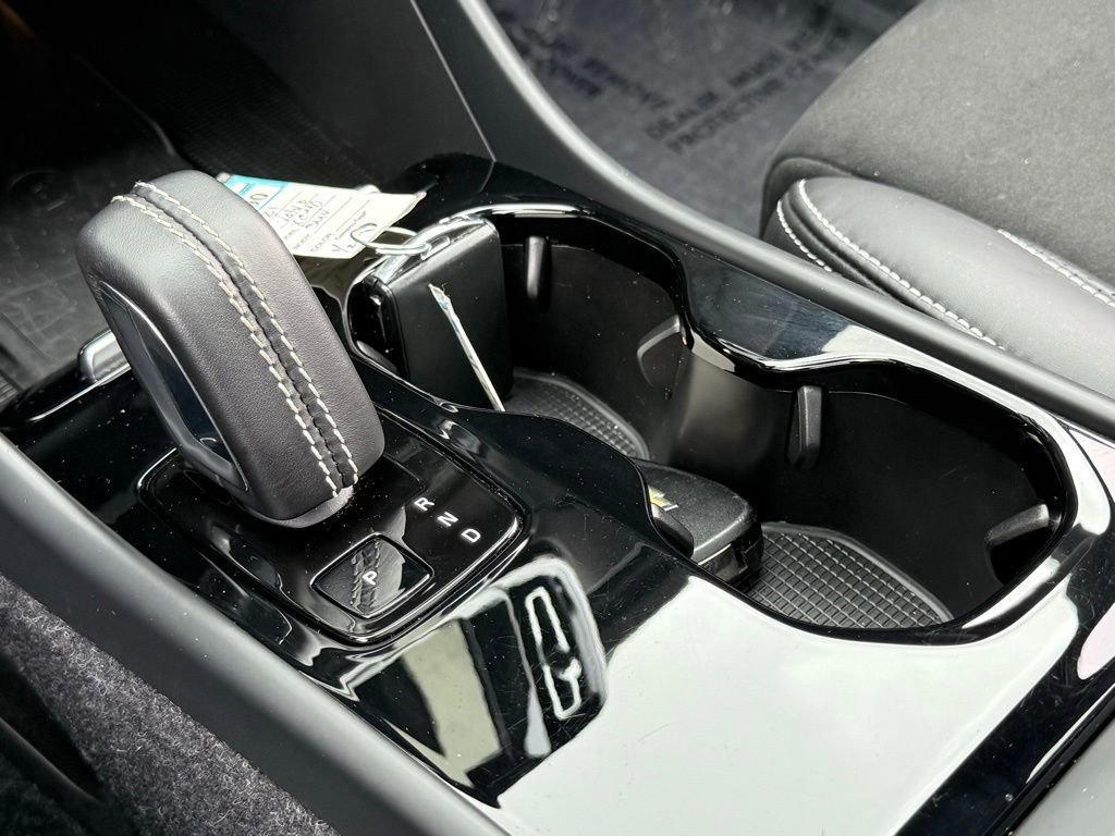 Used 2021 Volvo XC40 P8 Recharge w/ Advanced Package image 32