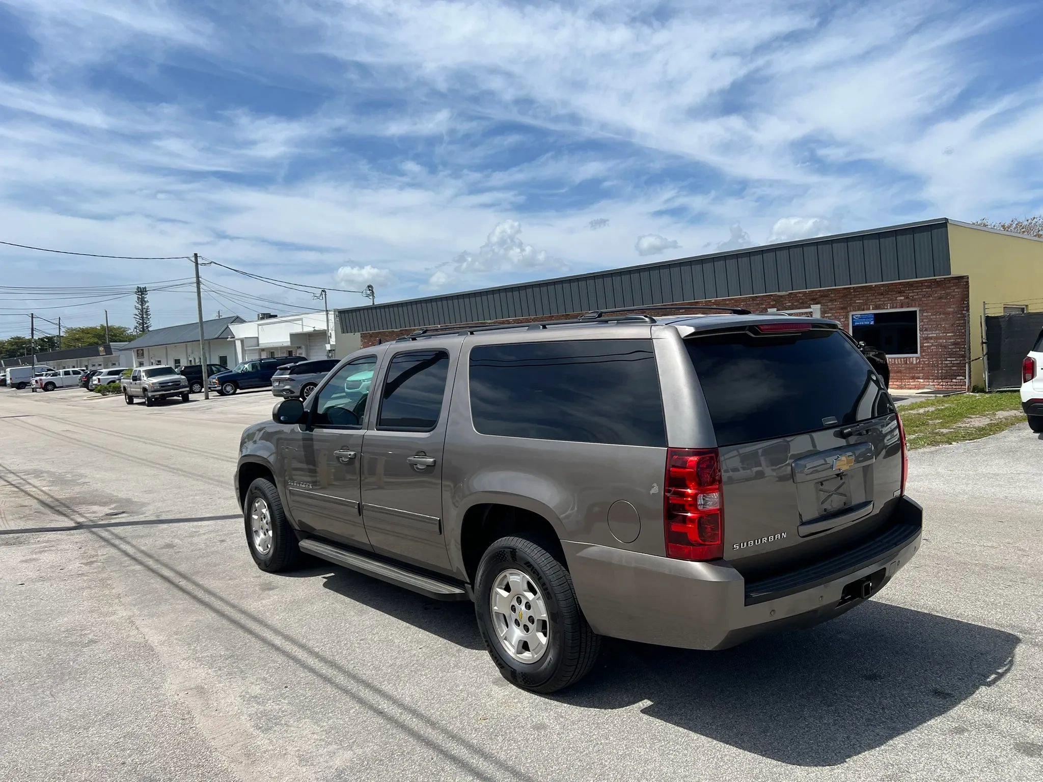 Used 2012 Chevrolet Suburban LS w/ Convenience Package 1 RWD image 5