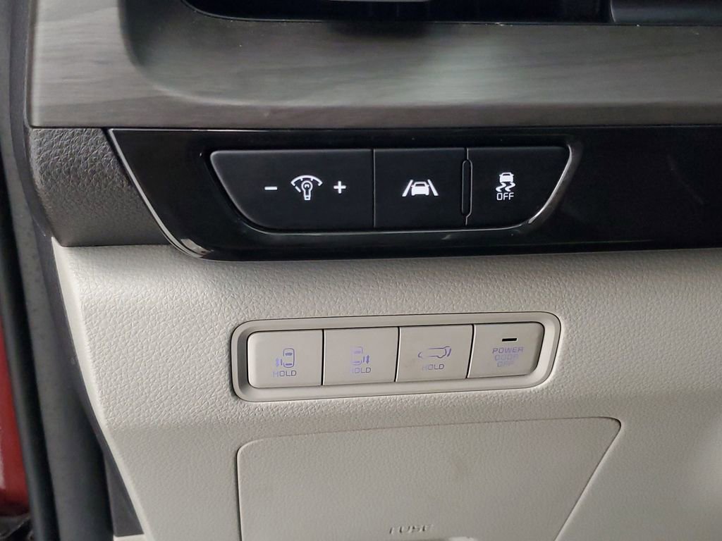 Used 2024 Kia Carnival EX FWD image 14