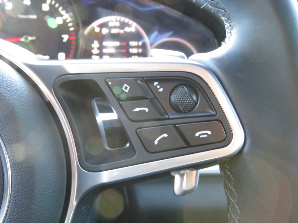 Used 2018 Porsche Panamera 4 image 23