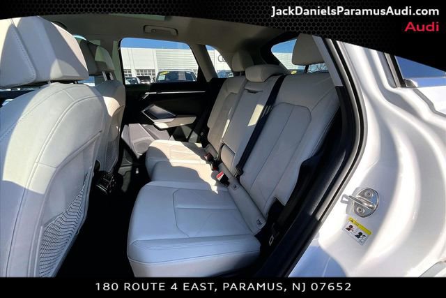 Used 2023 Audi Q3 2.0T Premium w/ Convenience Package image 18