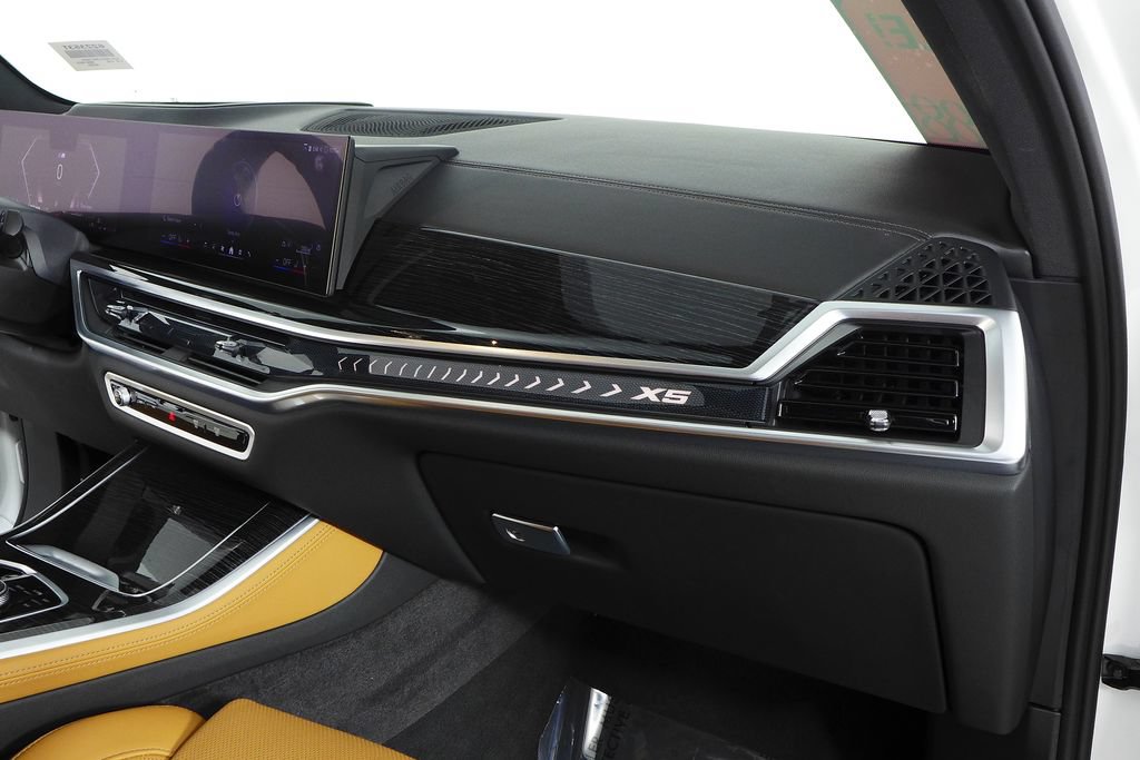 Used 2024 BMW X5 sDrive40i w/ M Sport Package RWD image 14