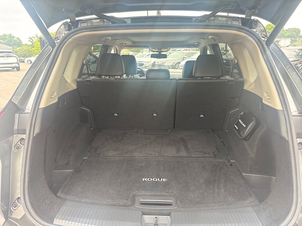 Used 2021 Nissan Rogue Platinum FWD image 21