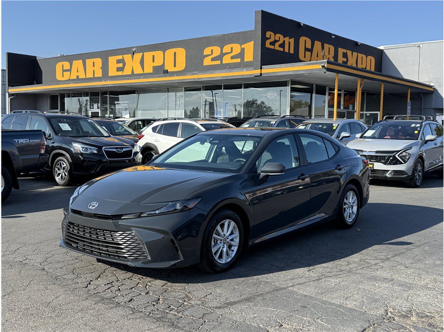 Used 2026 Toyota Camry LE FWD image 1