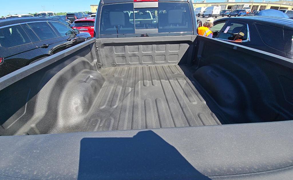 Used 2016 RAM 2500 Big Horn w/ Black Appearance Group AWD/4WD image 10