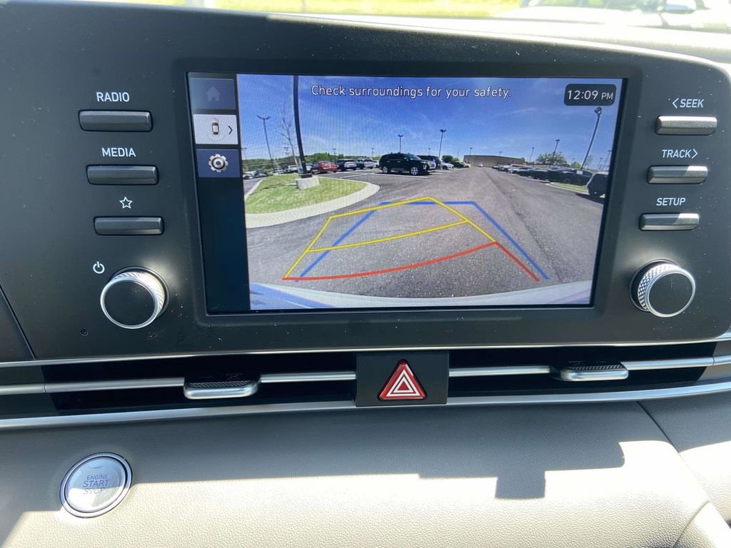 Used 2025 Hyundai Elantra Sport image 25