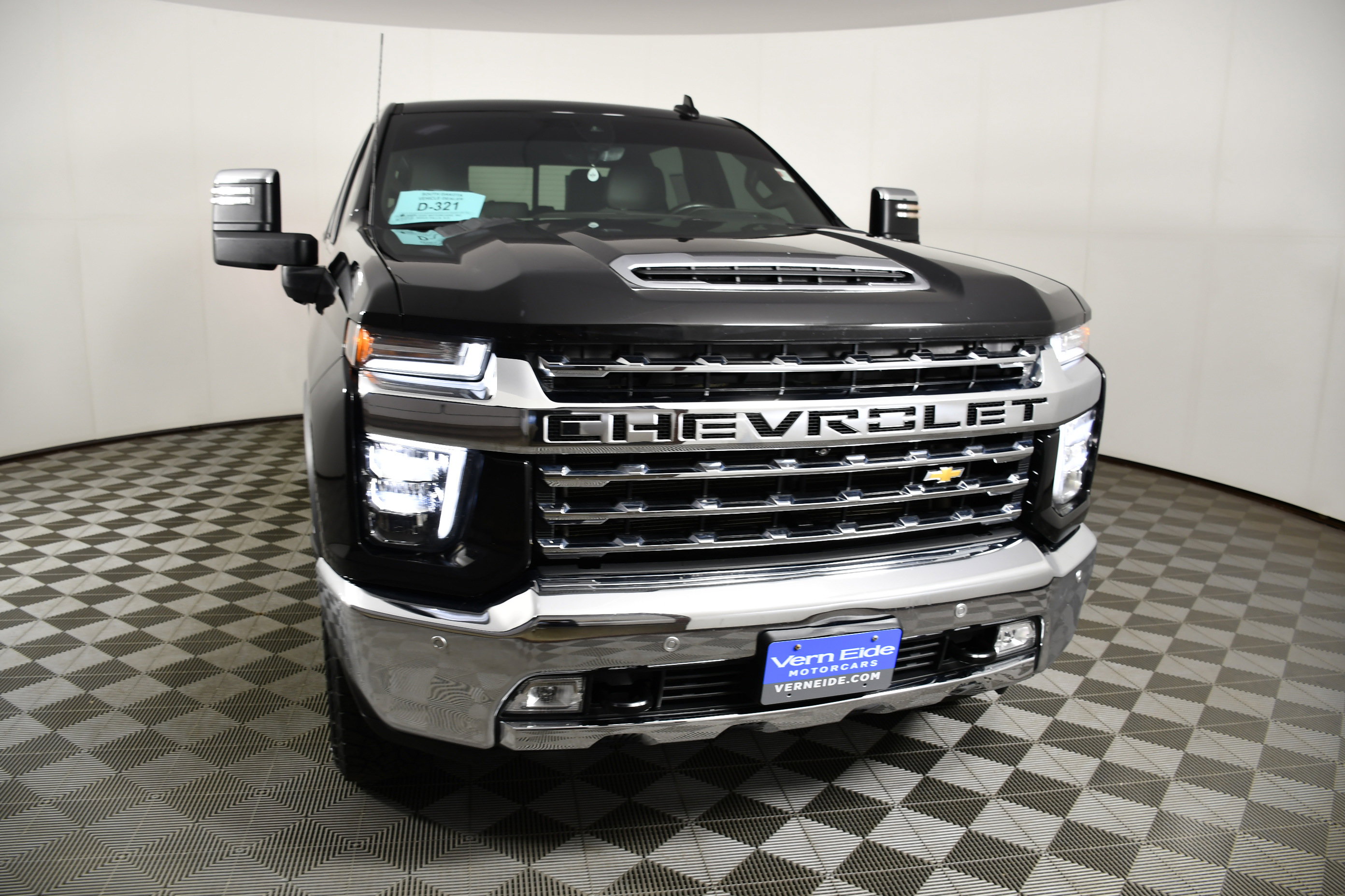 Used 2022 Chevrolet Silverado 2500 LTZ w/ LTZ Premium Package AWD/4WD image 3