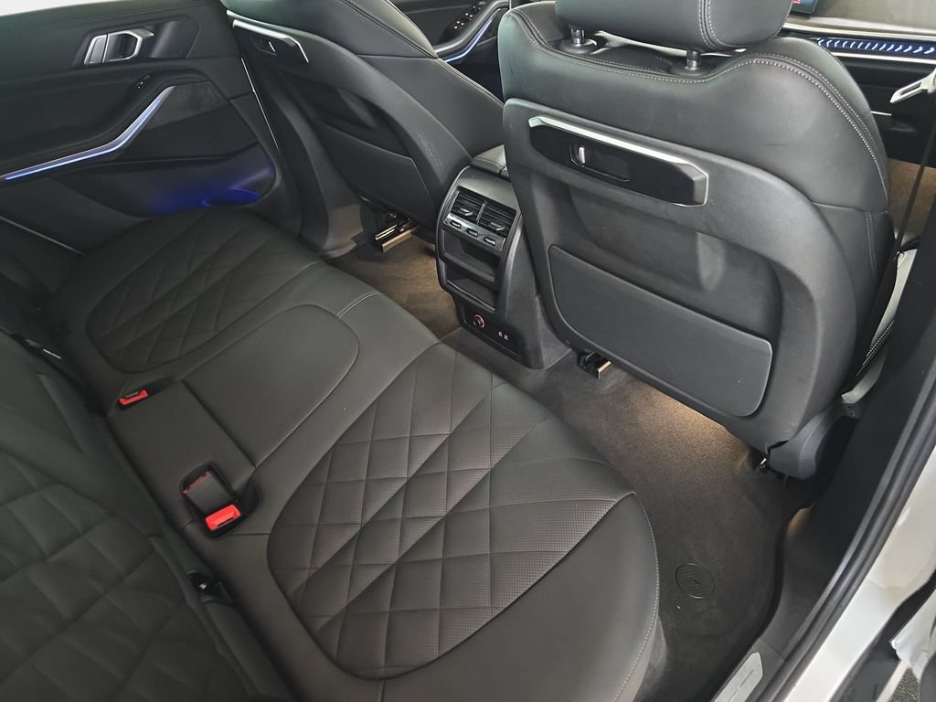 Used 2024 BMW X5 xDrive40i AWD/4WD image 16
