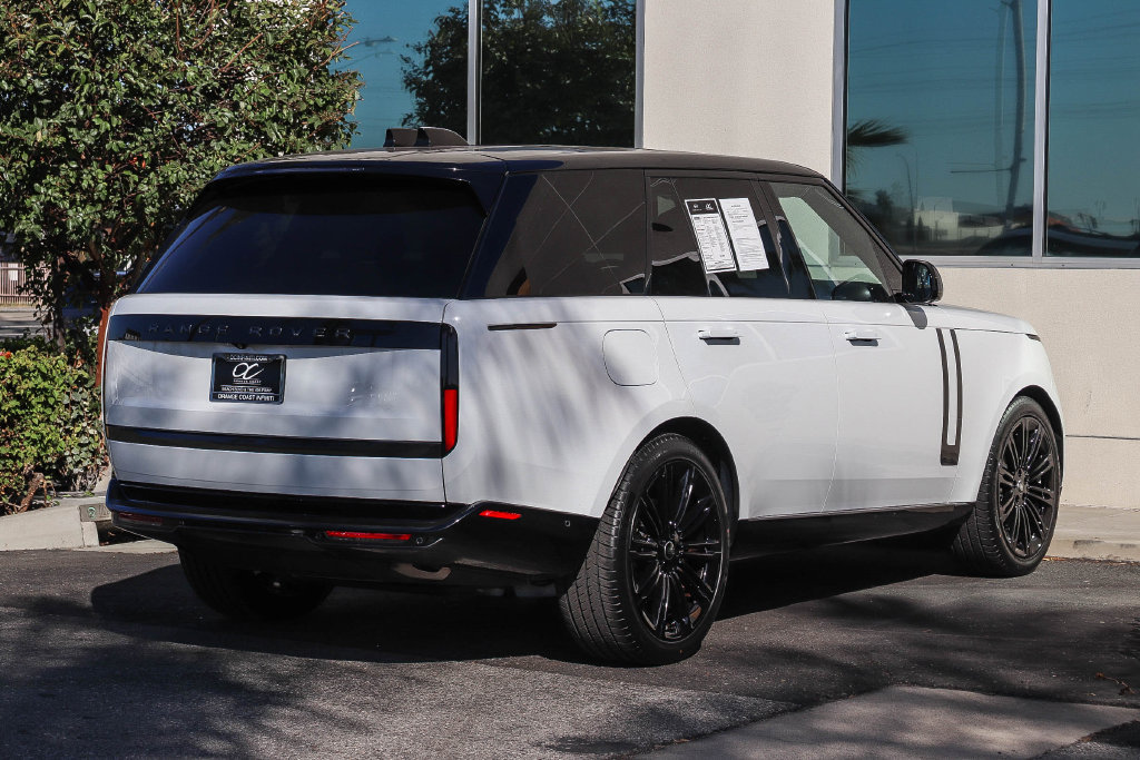Used 2024 Land Rover Range Rover SE AWD/4WD image 8