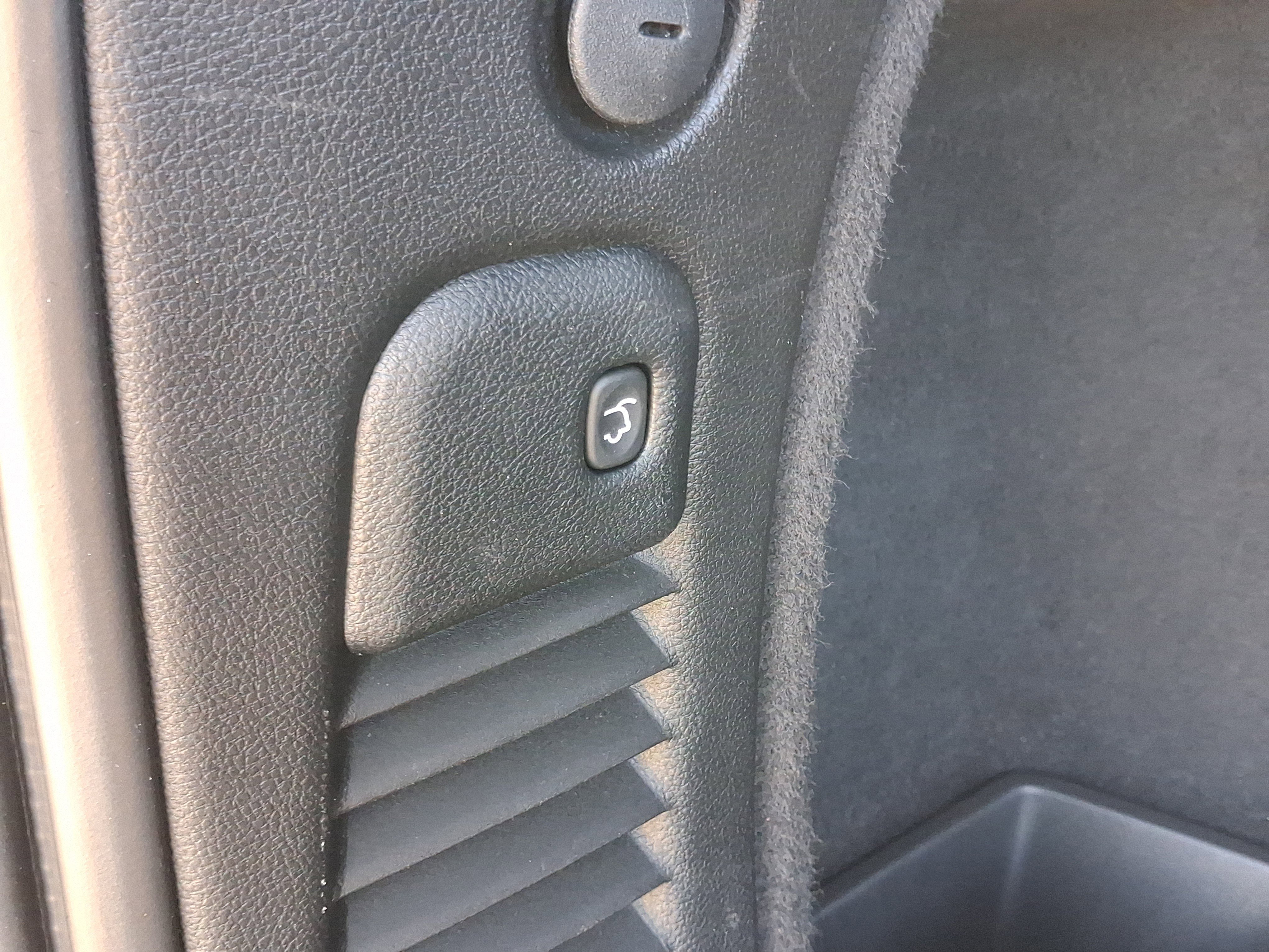 Used 2024 Dodge Durango GT RWD image 6