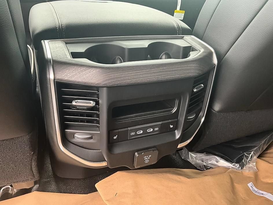 New 2026 RAM 5500 4x4 Crew Cab w/ Laramie Trim Package image 28