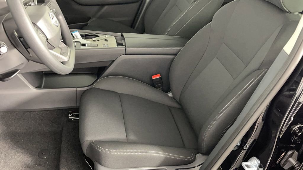 New 2025 Nissan Rogue S image 12