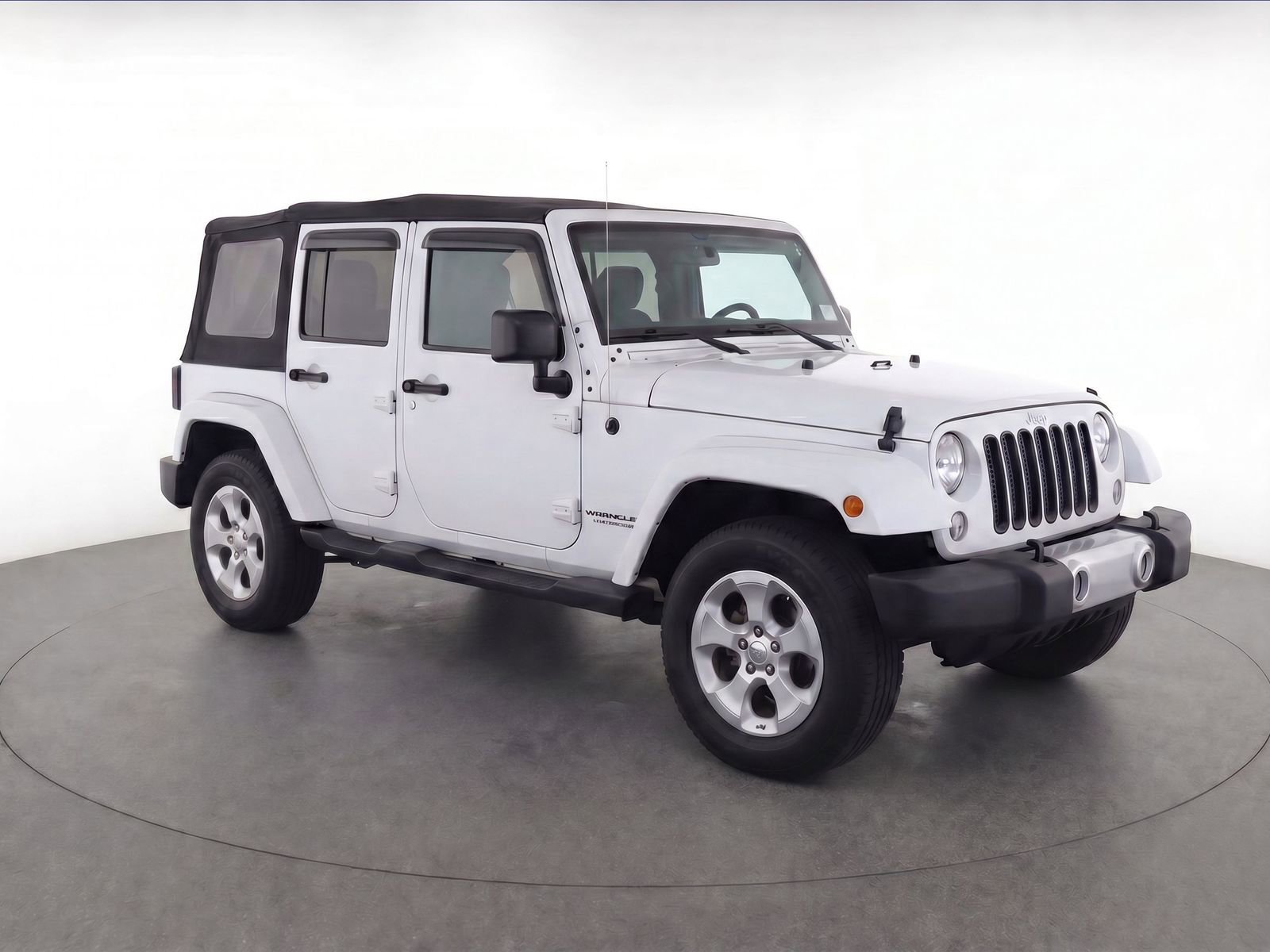 Used 2015 Jeep Wrangler Unlimited Sahara w/ Connectivity Group AWD/4WD image 7