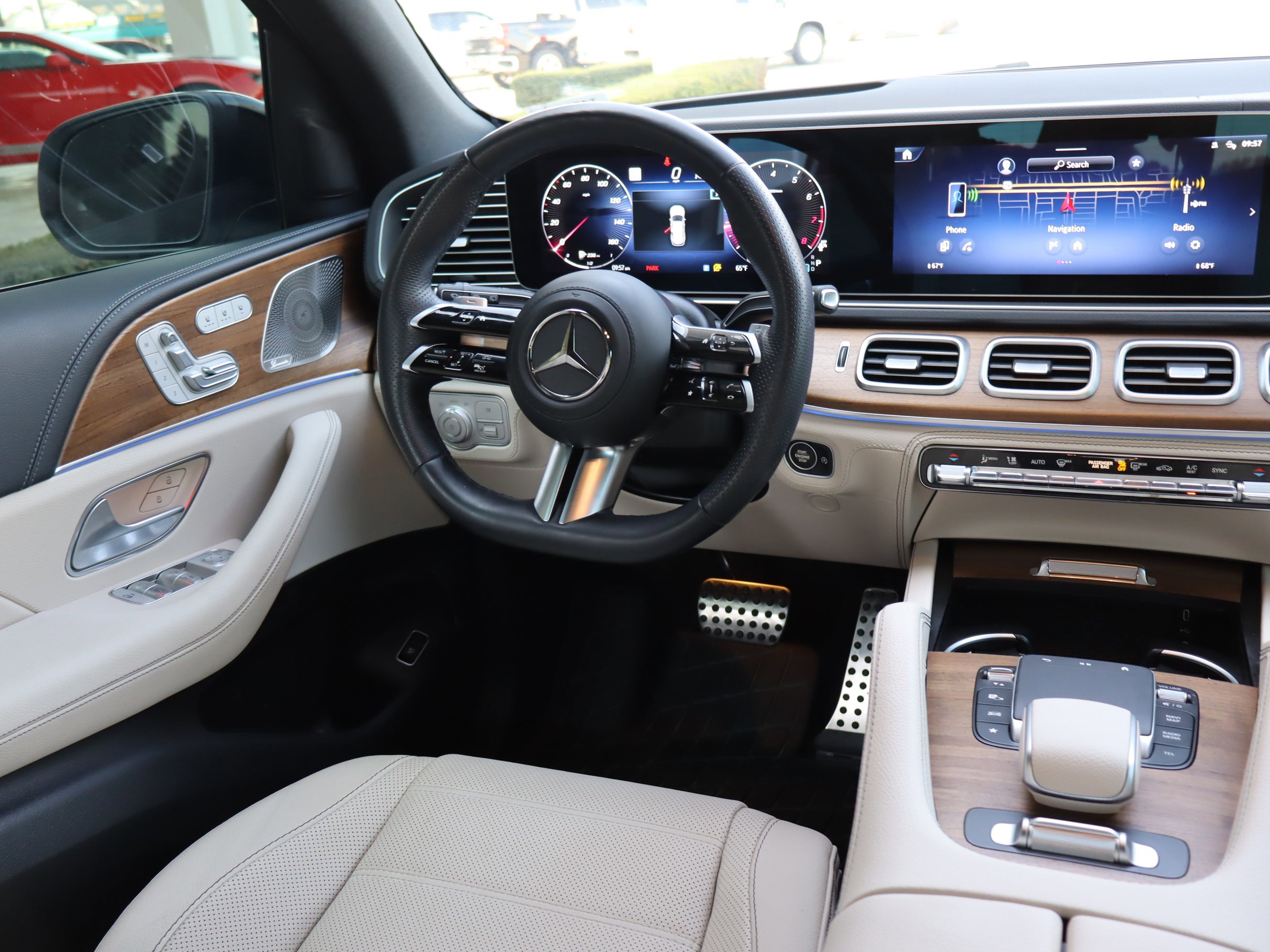 Used 2024 Mercedes-Benz GLS 580 4MATIC image 14