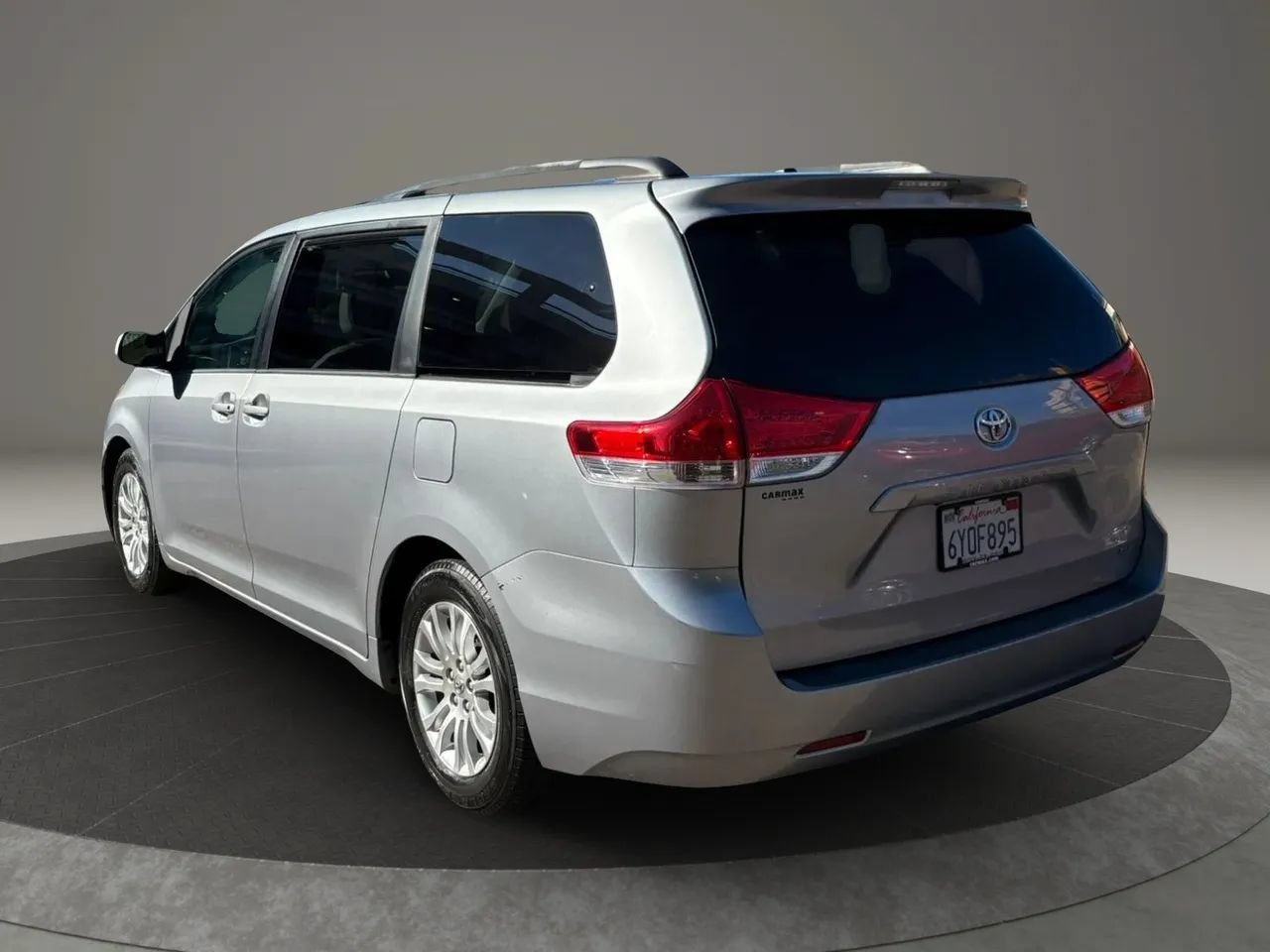 Used 2013 Toyota Sienna XLE FWD image 7
