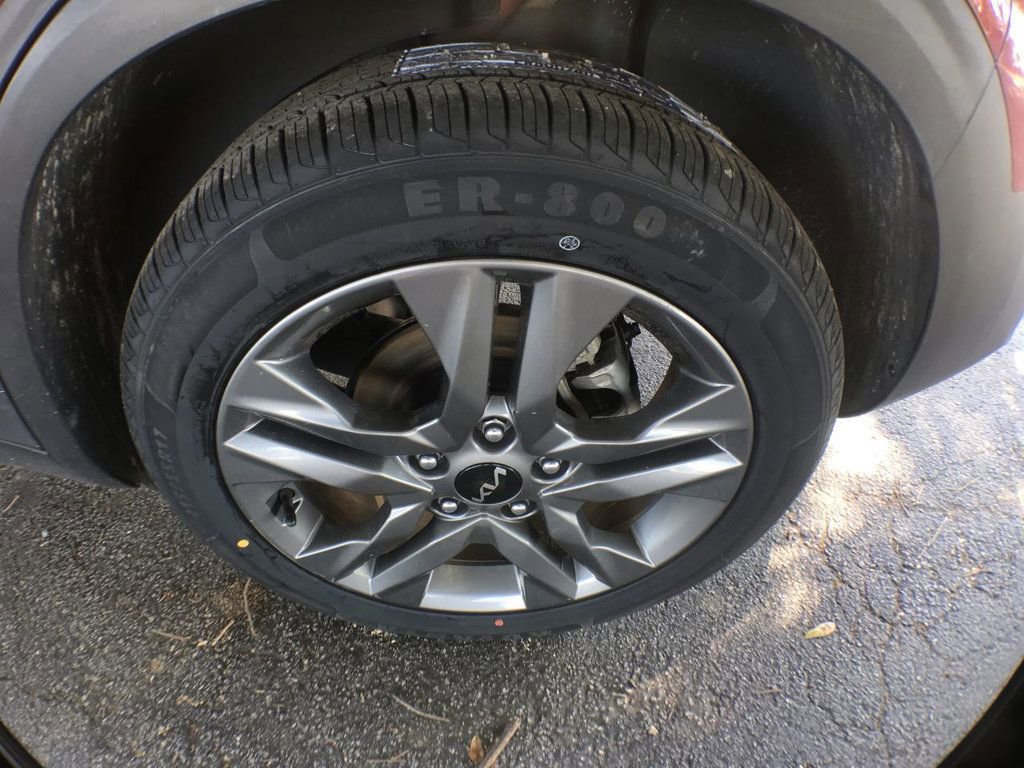 Used 2023 Kia Seltos S FWD image 10