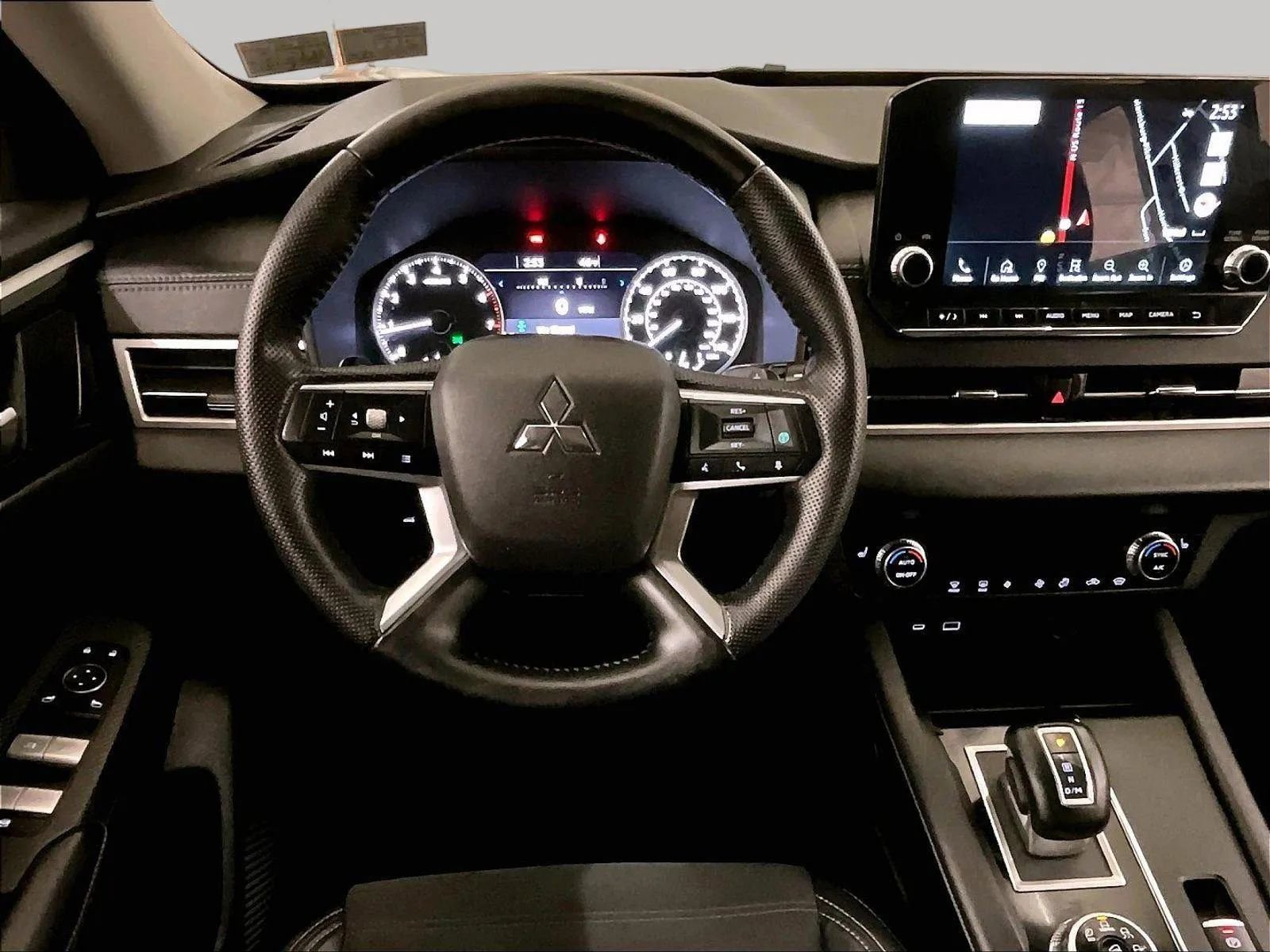 Used 2022 Mitsubishi Outlander SE image 5