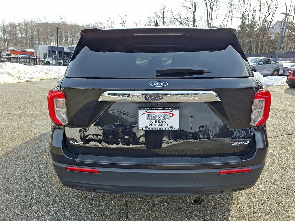 Used 2023 Ford Explorer XLT image 6