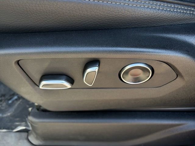 Used 2024 GMC Yukon XL Denali w/ Advanced Technology Package image 21