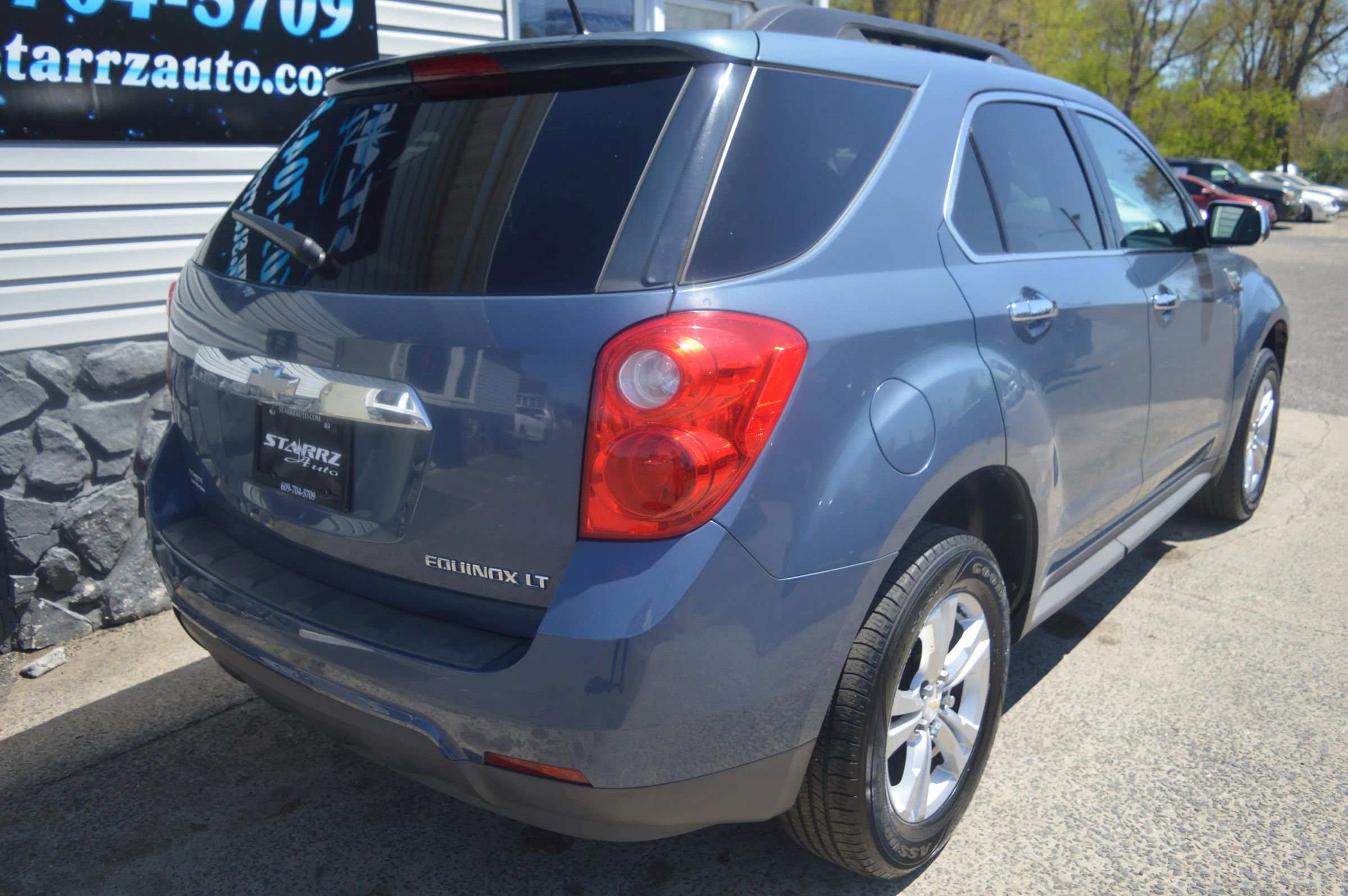 Used 2011 Chevrolet Equinox LT w/ Driver Convenience Package FWD image 5