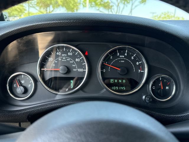 Used 2014 Jeep Wrangler Unlimited Sahara w/ Connectivity Group image 22