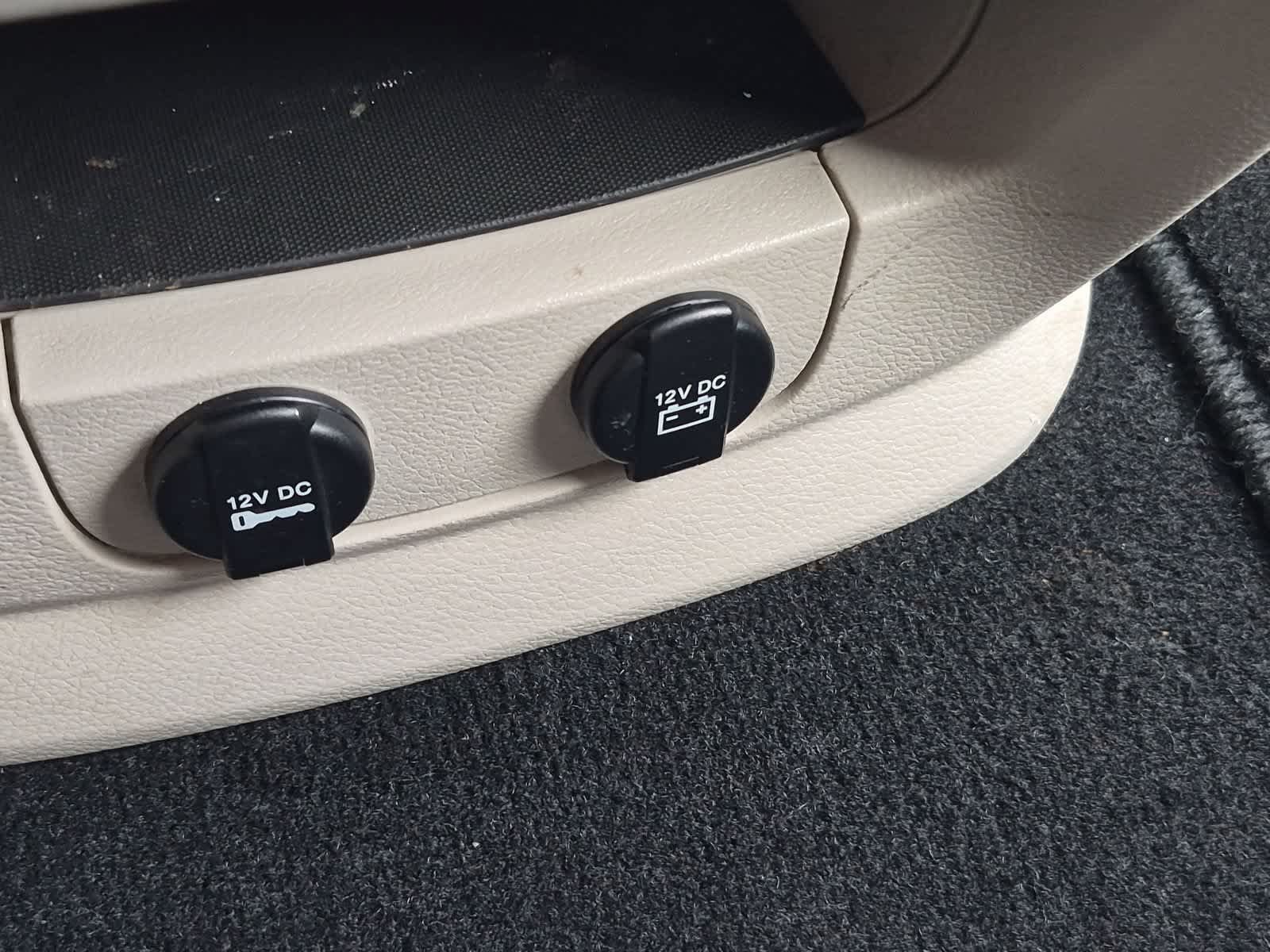 Used 2014 Chrysler Town & Country Touring-L w/ Driver Convenience Group FWD image 30