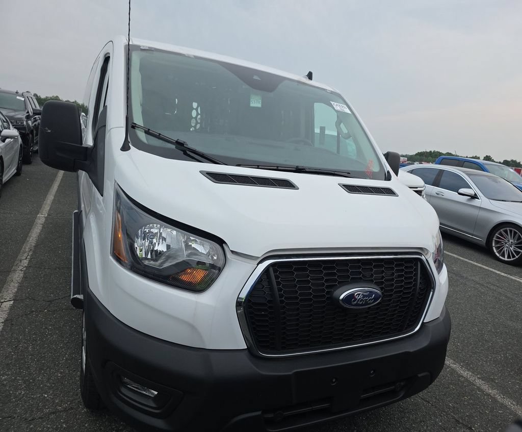 Used 2025 Ford Transit 250 Low Roof w/ Exterior Upgrade Package RWD image 2