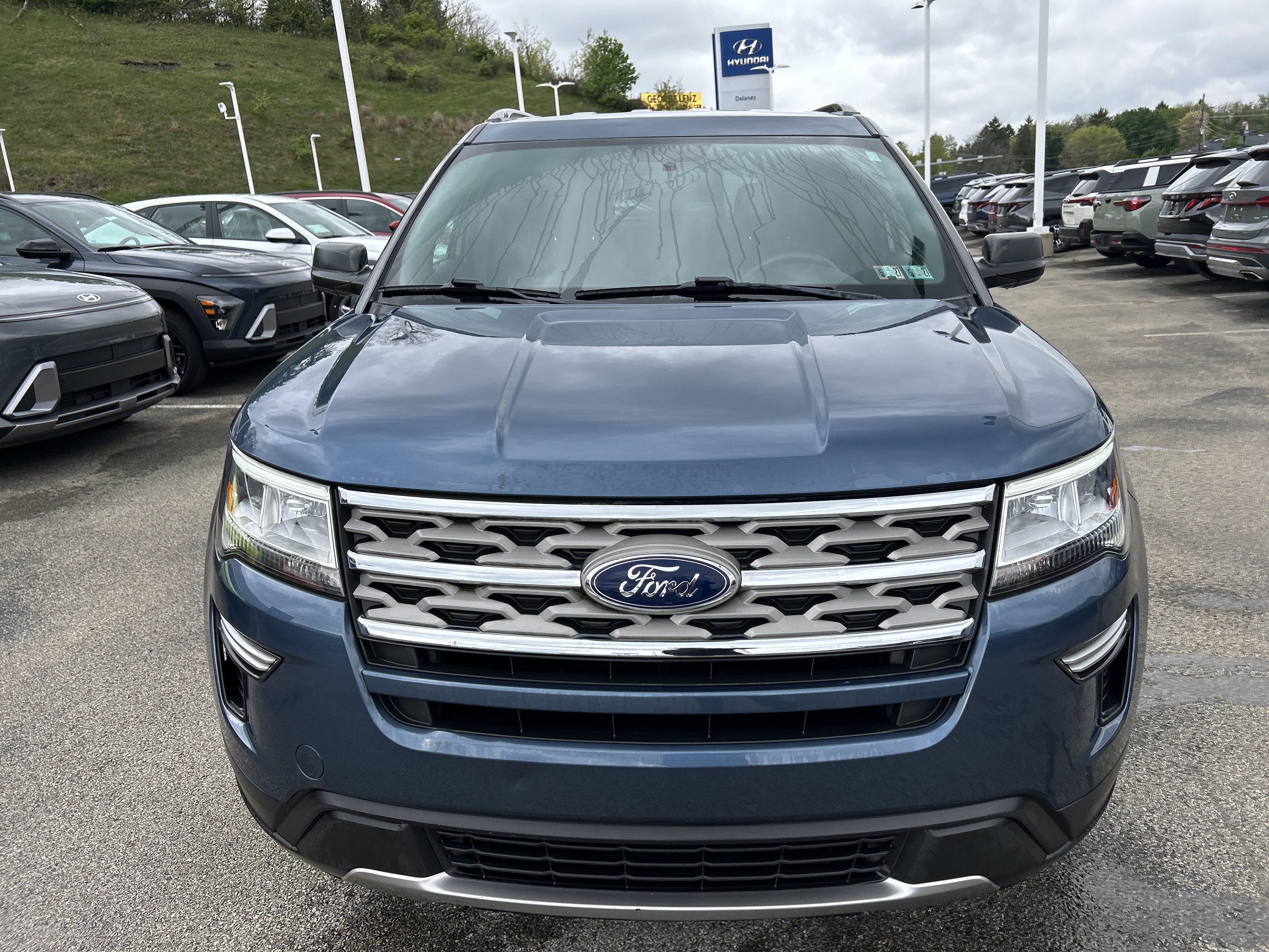 Used 2018 Ford Explorer XLT AWD/4WD image 25