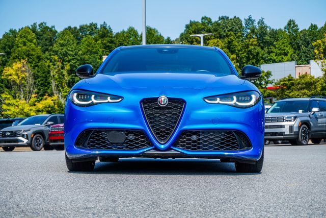 Used 2024 Alfa Romeo Giulia Veloce RWD image 8