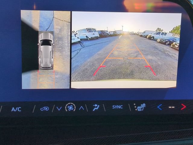 Used 2026 Chevrolet Traverse Z71 w/ Enhanced Driving Package AWD/4WD image 15