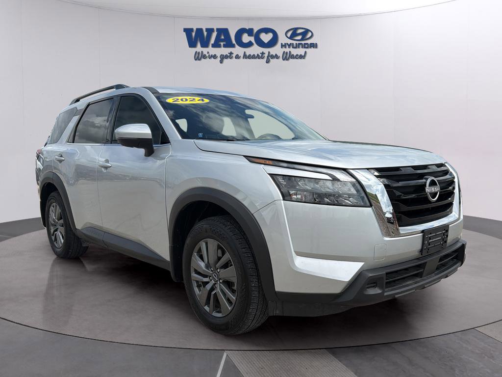 Used 2024 Nissan Pathfinder SV w/ SV Premium Package image 2