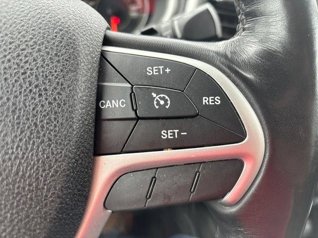 Used 2016 Jeep Cherokee Trailhawk w/ Comfort/Convenience Group AWD/4WD image 8