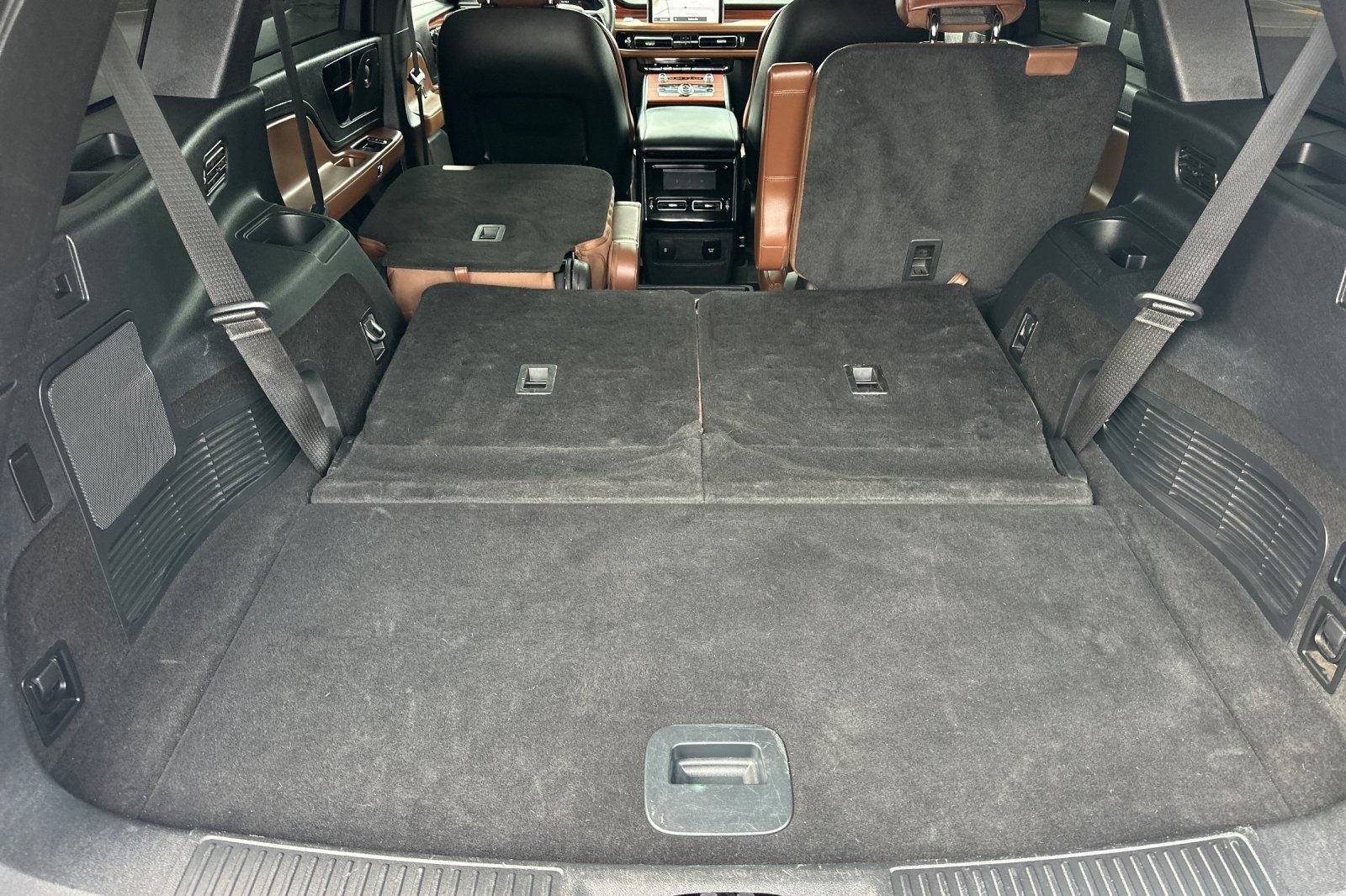 Used 2024 Lincoln Aviator Reserve AWD/4WD image 17