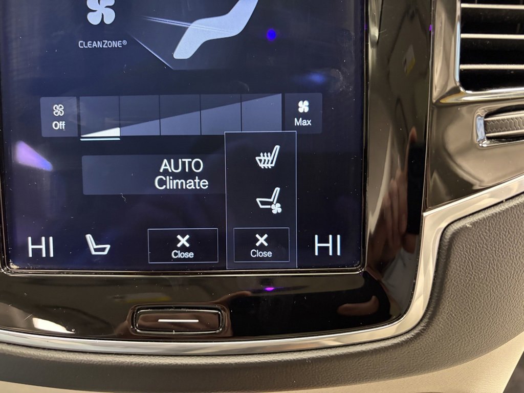 Used 2017 Volvo XC90 T6 Inscription w/ Vision Package image 24