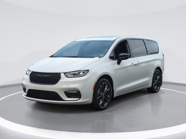 New 2026 Chrysler Pacifica Select FWD image 1
