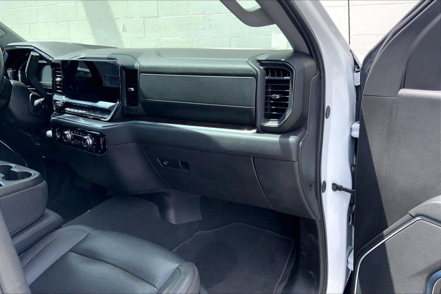 Used 2024 GMC Sierra 1500 SLT AWD/4WD image 23
