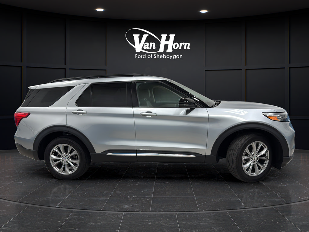 Used 2023 Ford Explorer XLT w/ Equipment Group 202A AWD/4WD image 8